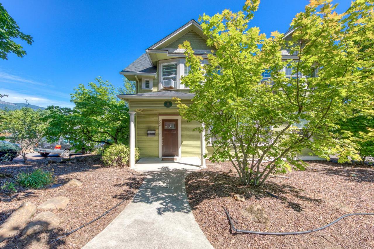 Azusa House Hood River Buitenkant foto