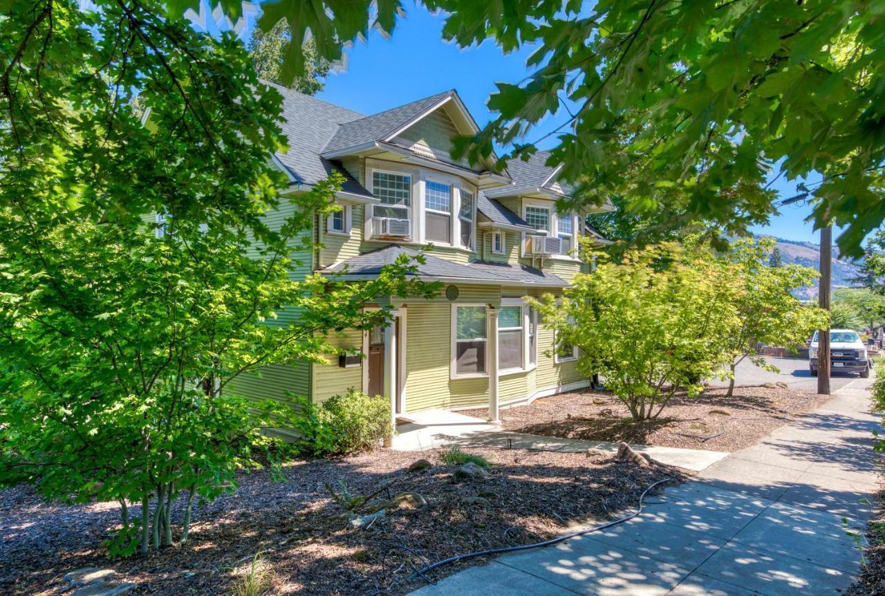 Azusa House Hood River Buitenkant foto